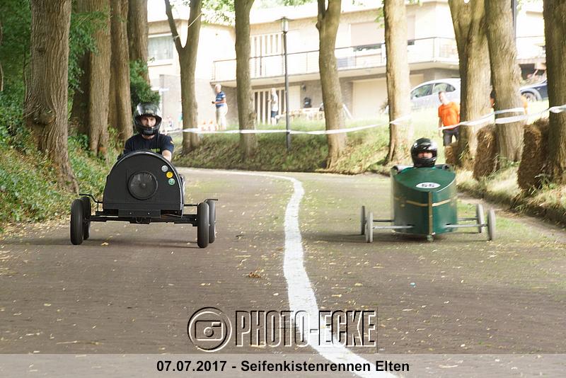 077.jpg