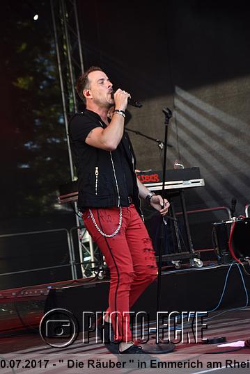 060.jpg